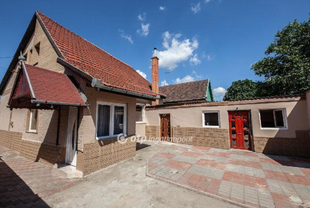 Eladó családi ház, Hatvanban 65 M Ft, 5 szobás
