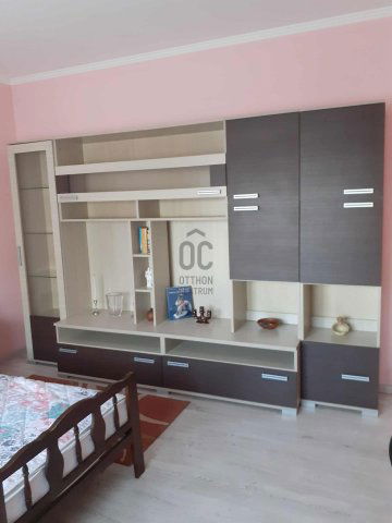 Kiadó panellakás, albérlet, Pakson 180 E Ft / hó, 2 szobás