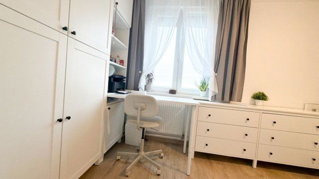 Eladó panellakás, Debrecenben 75.9 M Ft, 4 szobás