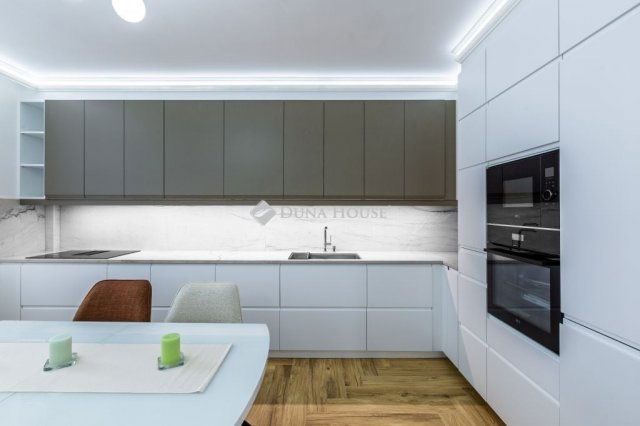 Eladó téglalakás, Budapesten, V. kerületben 178 M Ft, 3+1 szobás