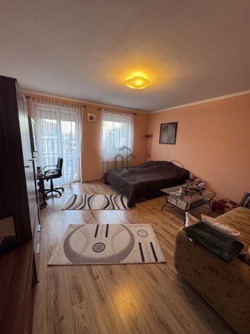 Eladó téglalakás, Budapesten, XV. kerületben 65.5 M Ft, 1 szobás