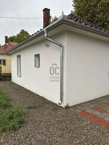 Eladó családi ház, Pécsett 59.9 M Ft, 2 szobás