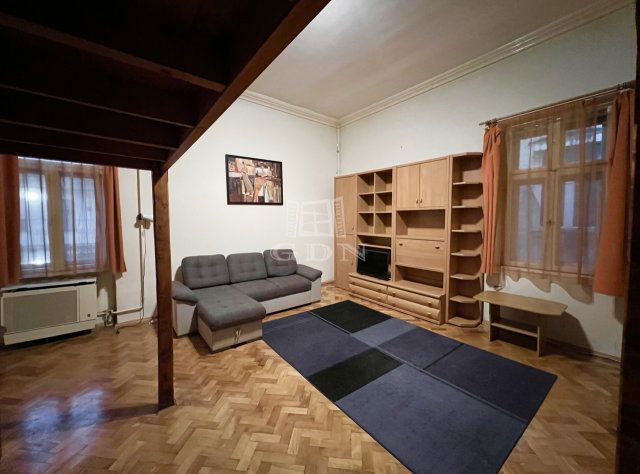 Eladó téglalakás, Budapesten, VI. kerületben, Szív utcában