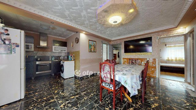 Eladó családi ház, Halmajon 35 M Ft, 3 szobás