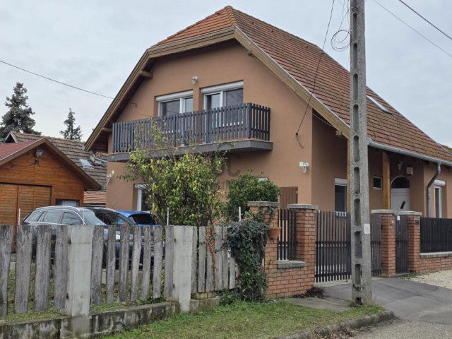 Eladó családi ház, Pécelen 114.9 M Ft, 4 szobás