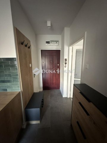 Kiadó panellakás, albérlet, Győrött 130 E Ft / hó, 1 szobás