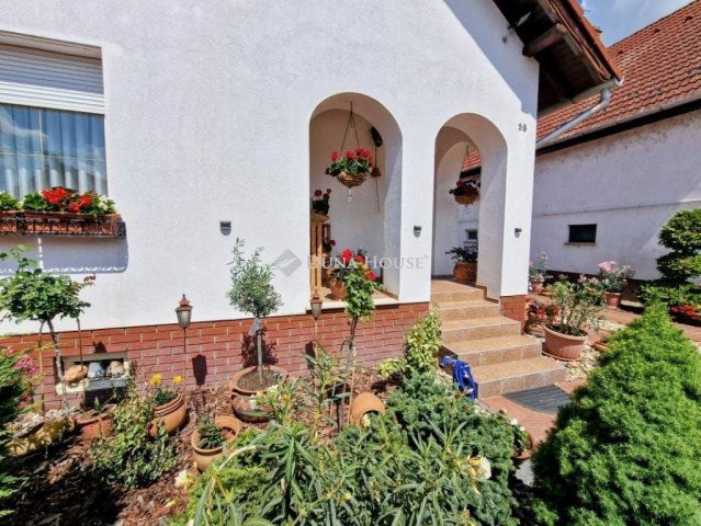 Eladó családi ház, Kiskőrösön 179 M Ft, 6 szobás