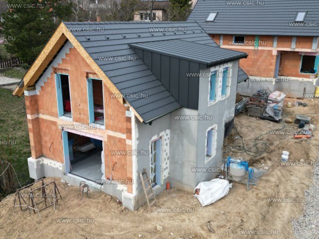 Eladó ikerház, Pilisborosjenőn 171 M Ft, 3+2 szobás