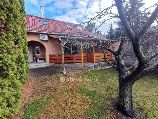 Eladó családi ház, Tiszaújvárosban 95.9 M Ft, 4 szobás