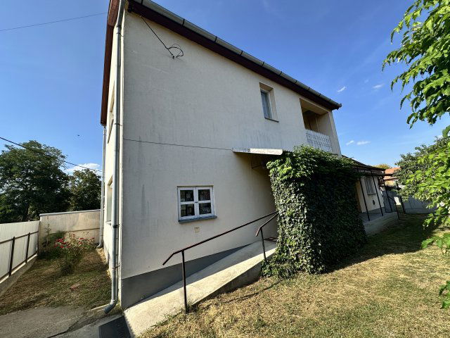 Eladó családi ház, Komádiban 23.9 M Ft, 3 szobás