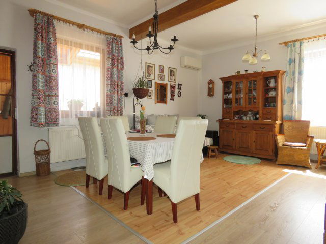 Eladó családi ház, Mosonmagyaróváron 99.5 M Ft, 5 szobás