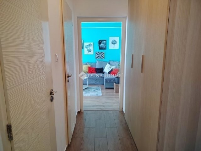 Eladó panellakás, Székesfehérvárott 60 M Ft, 3 szobás