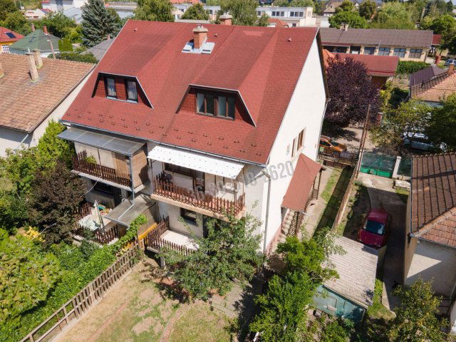 Eladó családi ház, Vácon 119 M Ft, 5 szobás