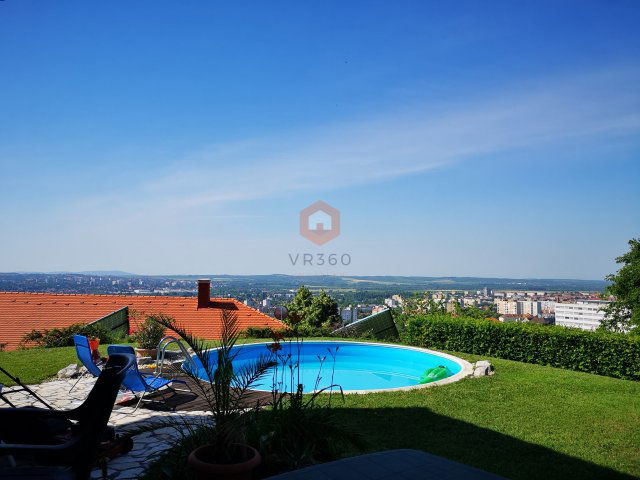 Kiadó téglalakás, albérlet, Pécsett, Csortos Gyula utcában