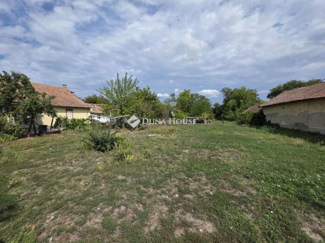 Eladó telek, Tiszaszőlősön 6.5 M Ft / költözzbe.hu