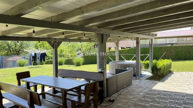 Eladó családi ház, Csatáron 98.5 M Ft, 2+3 szobás