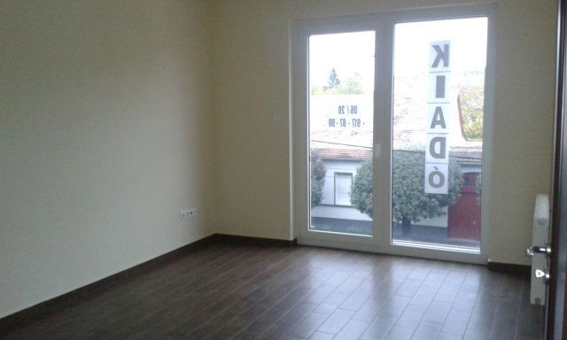 Kiadó téglalakás, albérlet, Debrecenben 300 E Ft / hó, 3 szobás