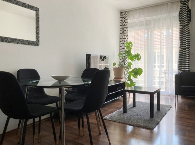Kiadó téglalakás, albérlet, Pécsett, Hungária utcában