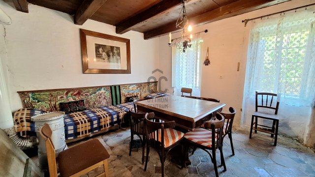 Eladó családi ház, Szekszárdon 8.9 M Ft, 1 szobás