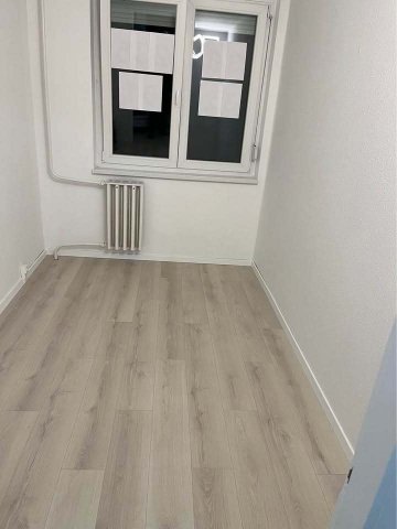 Eladó panellakás, Győrött 53 M Ft, 3 szobás