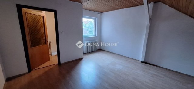Eladó családi ház, Budaörsön 180 M Ft, 5 szobás