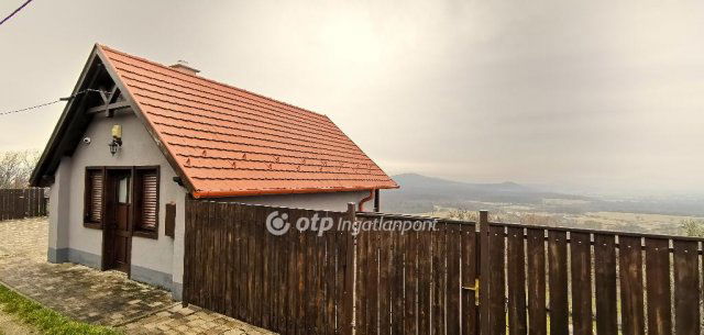 Eladó mezogazdasagi ingatlan, Monoszlón 75 M Ft