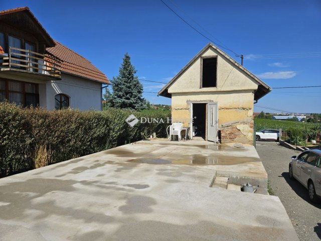 Eladó telek, Pécsett 35 M Ft / költözzbe.hu