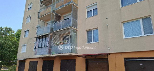 Eladó panellakás, Miskolcon 29.5 M Ft, 1+2 szobás