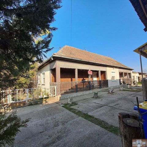 Eladó családi ház, Nyáregyházán 37.8 M Ft, 3+2 szobás