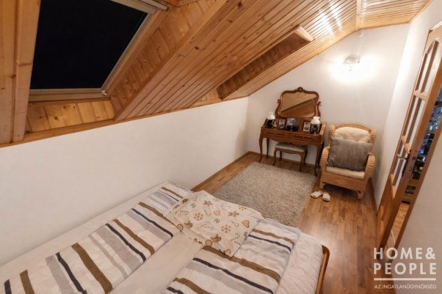 Eladó üzlethelyiség, Pusztaszeren 109 M Ft, 7 szobás