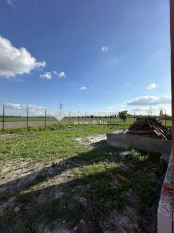 Eladó ikerház, Délegyházán 89.5 M Ft, 4 szobás