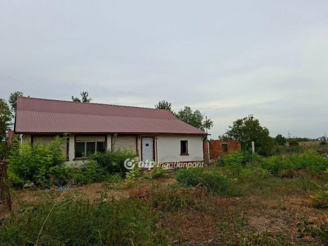 Eladó családi ház, Nádudvaron 5.8 M Ft, 2 szobás