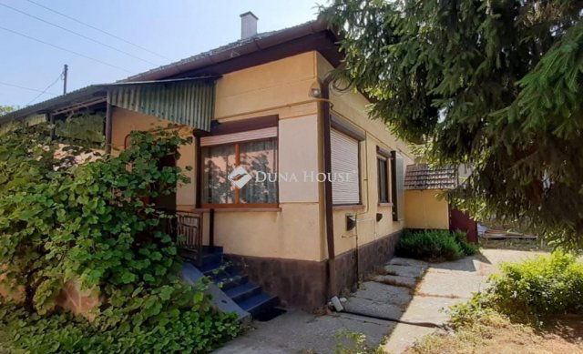 Eladó családi ház, Csongrádon 32 M Ft, 3 szobás