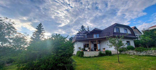 Eladó családi ház, Szentendrén 149.9 M Ft, 6 szobás