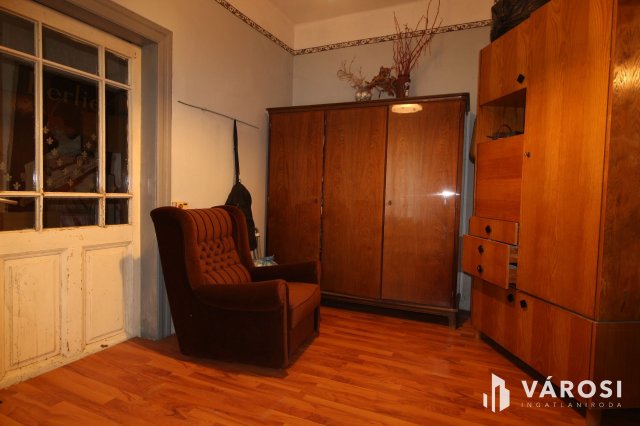 Eladó családi ház, Pomázon 62 M Ft, 4 szobás