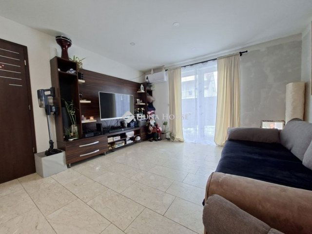 Eladó családi ház, Dunaharasztin 63.75 M Ft, 2 szobás