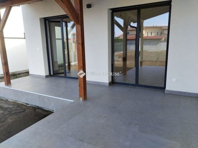 Eladó ikerház, Szegeden 170 M Ft, 6 szobás / költözzbe.hu