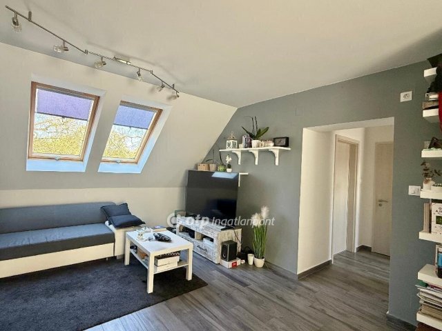 Eladó téglalakás, Bólyban 70 M Ft, 1+2 szobás