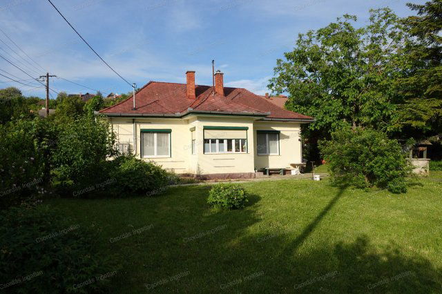 Eladó családi ház, Balatonfűzfőn 120 M Ft, 4 szobás