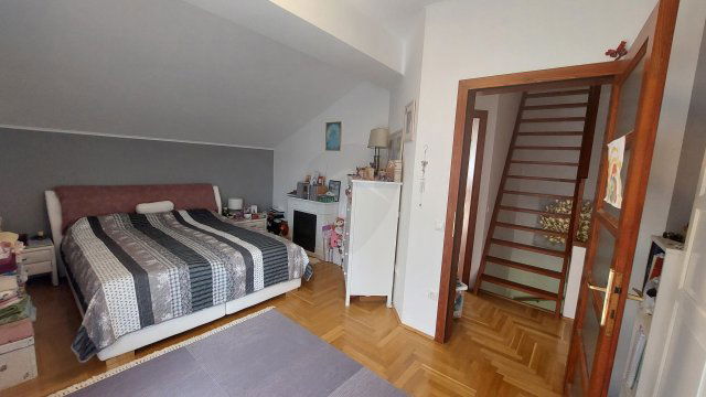 Eladó ikerház, Nagykovácsiban 179.9 M Ft, 5 szobás