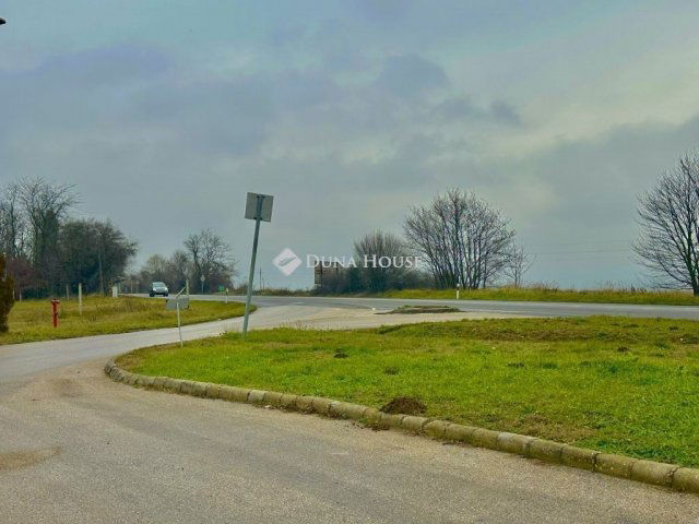 Eladó telek, Pilisvörösváron 135 M Ft / költözzbe.hu