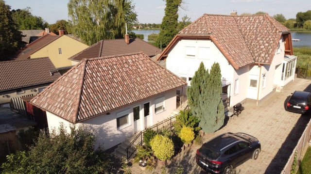 Eladó családi ház, Szigetszentmártonban 185 M Ft, 7 szobás