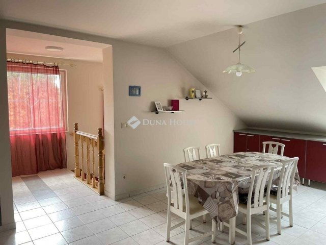 Eladó családi ház, Sárváron 199 M Ft, 9 szobás