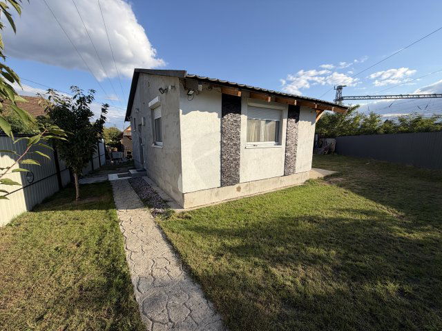 Eladó családi ház, Isaszegen 33.5 M Ft, 2 szobás