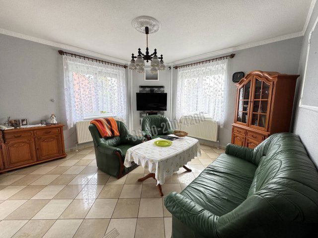 Eladó családi ház, Újrónafőn 79.99 M Ft, 5 szobás