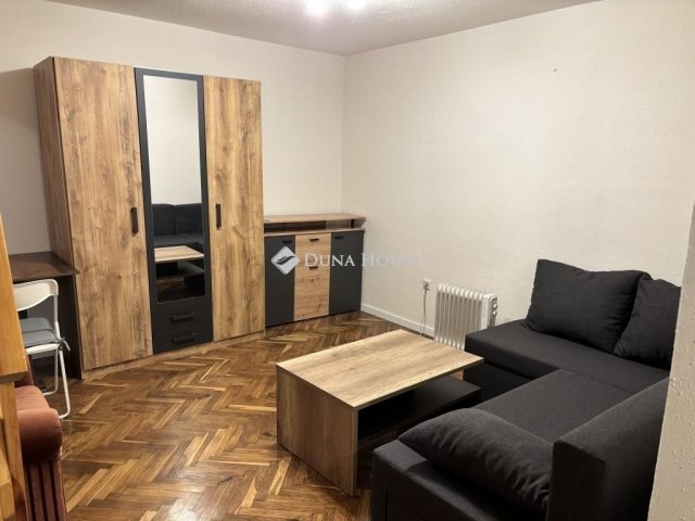 Kiadó téglalakás, albérlet, Budapesten, VI. kerületben