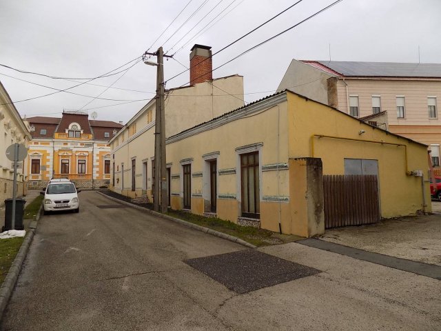 Eladó üzlethelyiség, Tapolcán 80 M Ft / költözzbe.hu