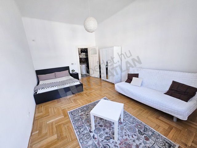 Kiadó téglalakás, albérlet, VII. kerületben, Dohány utcában