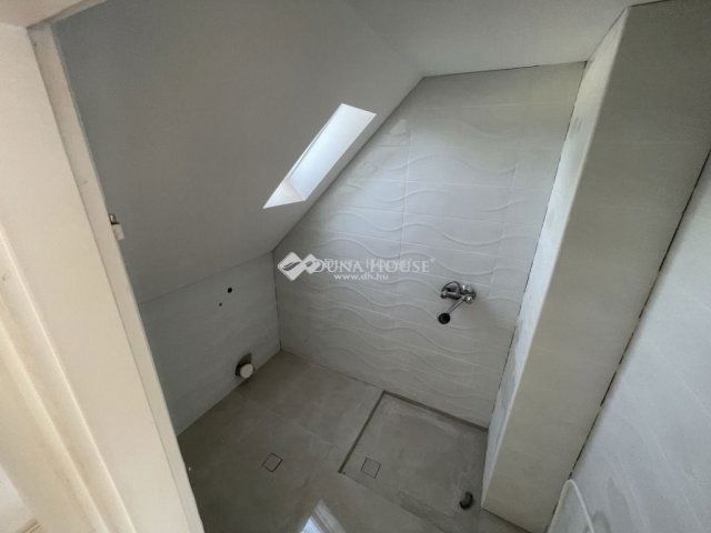 Eladó családi ház, Kecskeméten 98 M Ft, 5 szobás