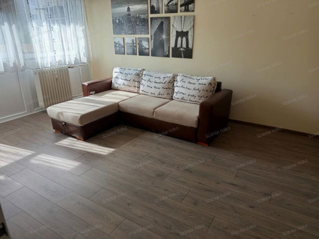 Kiadó panellakás, albérlet, Szolnokon 120 E Ft / hó, 2 szobás